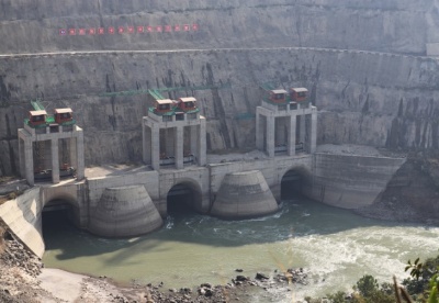 中巴经济走廊首个水电投资项目下闸蓄水