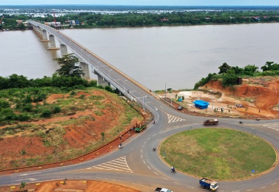 中企承建柬埔寨中部湄公河大桥项目举行通车典礼