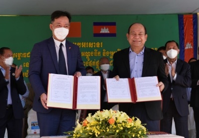 中国援柬埔寨乡村供水项目二期工程举行移交启用仪式