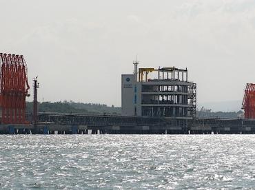 中企承建油码头项目助力肯尼亚经济发展