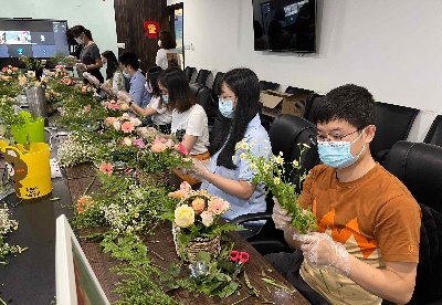 巾帼之花，美丽绽放——中建三局马来西亚公司举行插花活动