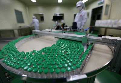 中缅合作生产新冠疫苗在缅正式投产