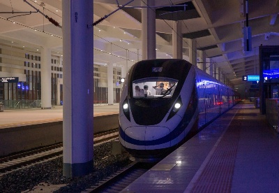 全球连线｜中老铁路新添动车组服务老挝新年客运