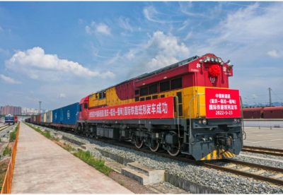 中缅新通道（重庆—临沧—缅甸）国际铁路班列在重庆两江新区首发