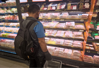 【见•闻】受邻国限制出口影响 新加坡现“吃鸡”难！