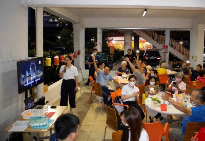 中交新加坡分公司践行企业社会责任 青年志愿者陪伴社区老人共度中秋