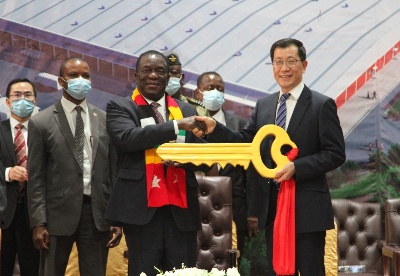 中国援助的津巴布韦哈拉雷国家药品仓库项目举行交接仪式