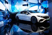 Chinese, foreign auto companies expand cooperation in NEVs through CIIE