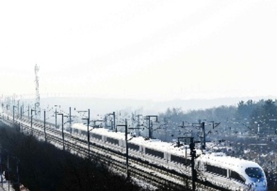 世界首条高寒高铁通车10年 穿越冰天雪地助力“城际穿梭”