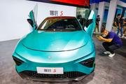 Chinese automakers report sound performance of NEV delivery in November