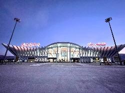 新疆塔什库尔干机场正式通航  帕米尔高原喜迎“空中来客”