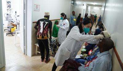 全球连线｜中国医生“点亮”吉布提白内障患者希望之光