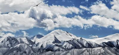 玉树曲麻莱：“建营”登山小镇 冲顶“国际生态旅游目的地首选区”