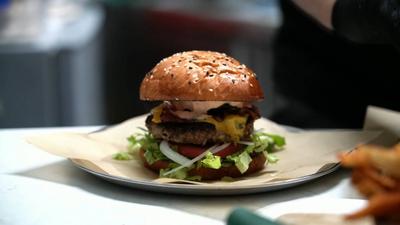 全球连线 | 英国“汉堡小哥”筑梦海南自贸港