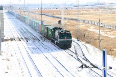 满洲里铁路口岸今年进出境中欧班列突破1000列