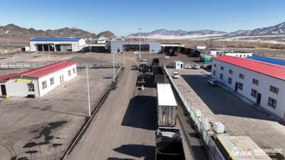 新疆塔克什肯口岸今年冲刺进出口350万吨目标