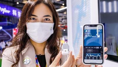 共话中国经济新机遇丨专访：“中国市场对跨国企业极具吸引力”——访拜耳大中华区首席财务官乌尔里奇·史蒂夫