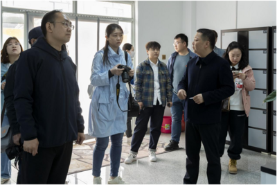 湖南省前方示范区党委副书记林亮亮一行到鄯善县电商产业园考察调研