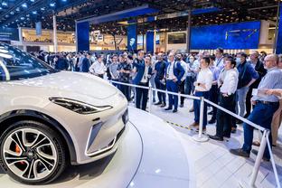 Int'l auto show in Shanghai calls for embracing industry's new era