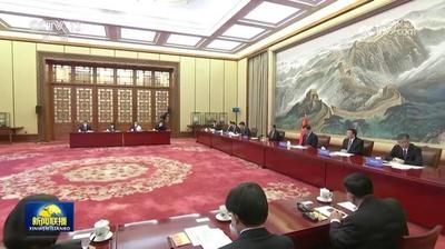 赵乐际同乌拉圭众议长安杜哈尔举行会谈