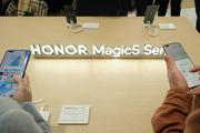 Chinese smartphone makers likely to lead industry recovery through innovative efforts