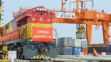 全球连线｜西部陆海新通道铁海联运班列突破25000列
