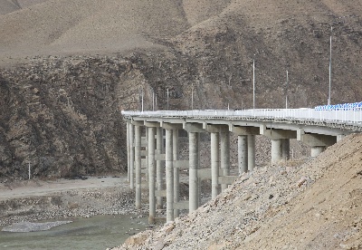 综述：吉尔吉斯斯坦新北南公路助力中亚国家与中国的经贸合作