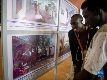 塞内加尔：中国医疗队派遣60周年图片展开幕