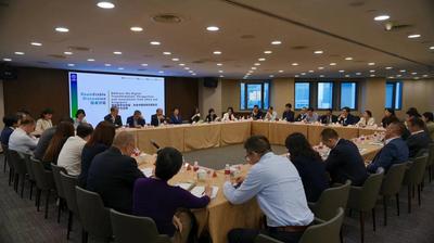 中国驻新加坡使馆举行“与邻共话”金融圆桌会