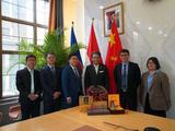 Global co-op highlighted in tour of Chinese herbs firm to Indonesian embassy in China