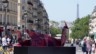 “中国龙”亮相巴黎先贤祠 开启中法文化之旅