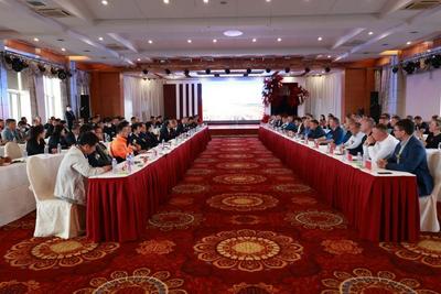 “鹤岗市萝北县第一届中俄经贸洽谈会”中俄企业家见面会成功召开
