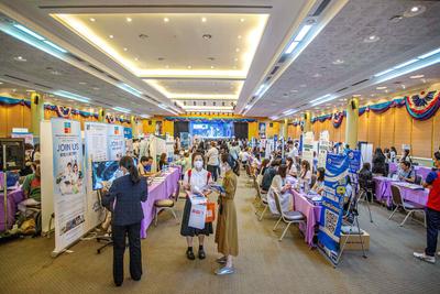 中泰企业校园招聘会在泰国博仁大学举行