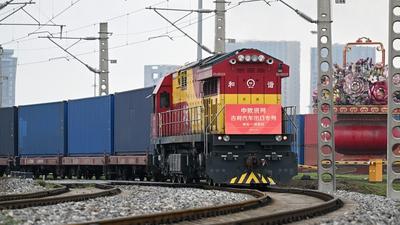 中欧班列长安号上半年开行量同比增长近五成