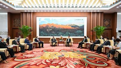 韩正集体会见出席全球共享发展行动论坛首届高级别会议外方代表