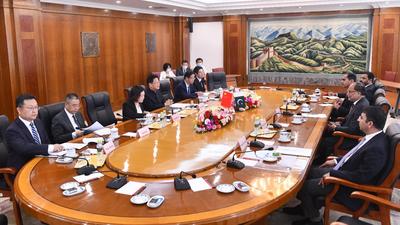 国家发展改革委主任郑栅洁会见巴基斯坦计划发展和特别任务部部长伊克巴尔