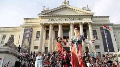 上博“百物看中国”全球巡回展首展，“不朽的玉甲”亮相匈牙利