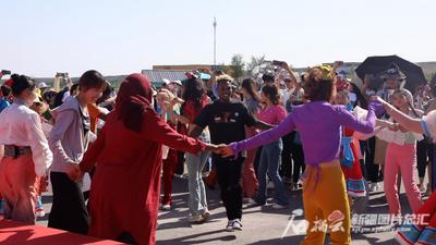 “我要把精彩新疆展示给粉丝们”