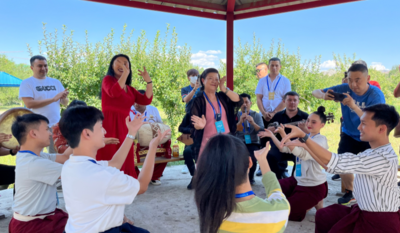 当泰国歌舞遇见中国新疆麦西热甫……