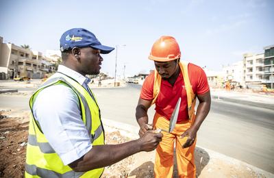 “一带一路”故事绘 | 一名多哥青年的公路情缘
