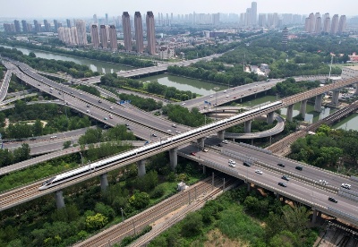 15年，中国高铁从京津城际向世界加速前进