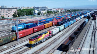 新疆阿拉山口口岸今年以来通行中欧班列超4000列