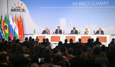 携手打造和平发展的大格局——记习近平主席出席金砖国家领导人第十五次会晤系列活动