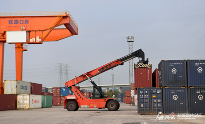 出天山 通欧盟  “义新欧”横跨欧亚架“金桥”