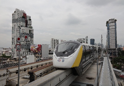 中泰合作建设的单轨列车助力打造曼谷城市风景线