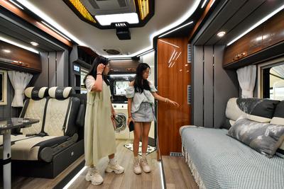 新华全媒+|新装备、新科技、新趋势——旅博会上的文旅观察