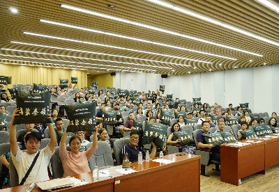 “致敬时代”文学与科技漫谈活动走进深圳虚拟大学园