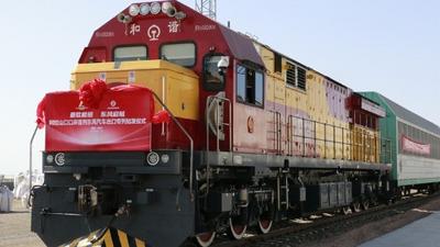 新疆：一路连欧亚 打造向西开放桥头堡