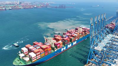 新华全媒+｜承压前行见韧性 多方发力蓄动能——透视前8个月我国外贸进出口数据