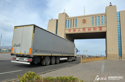 阿拉山口公路口岸进出口货运量创历史新高